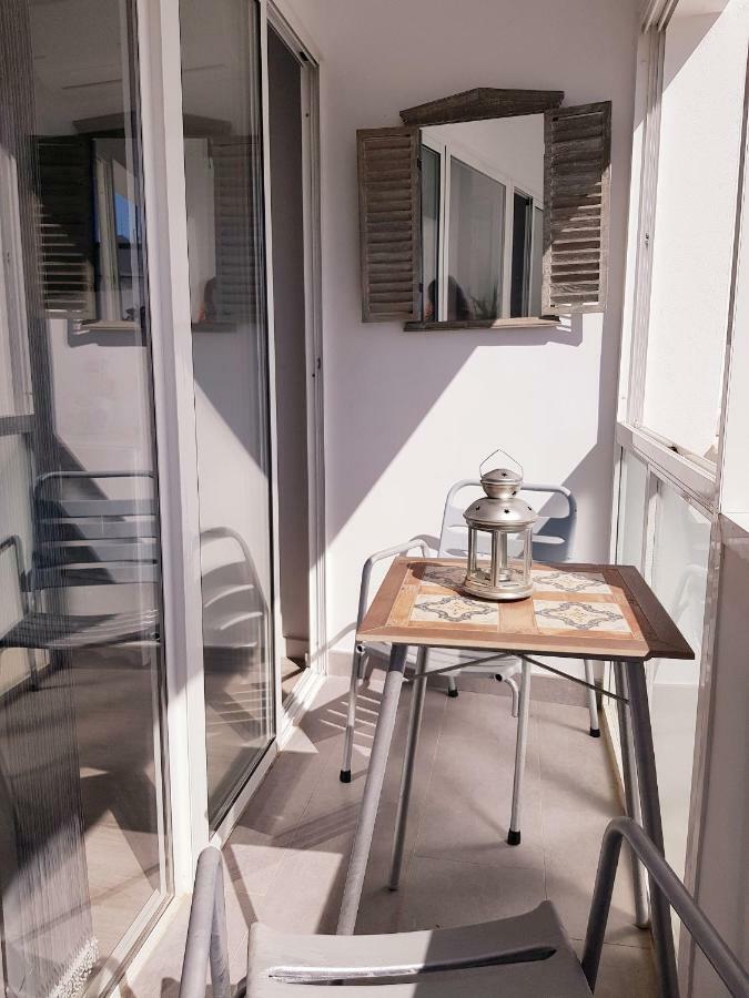 Calle Adolfo Cuellar Apartment *